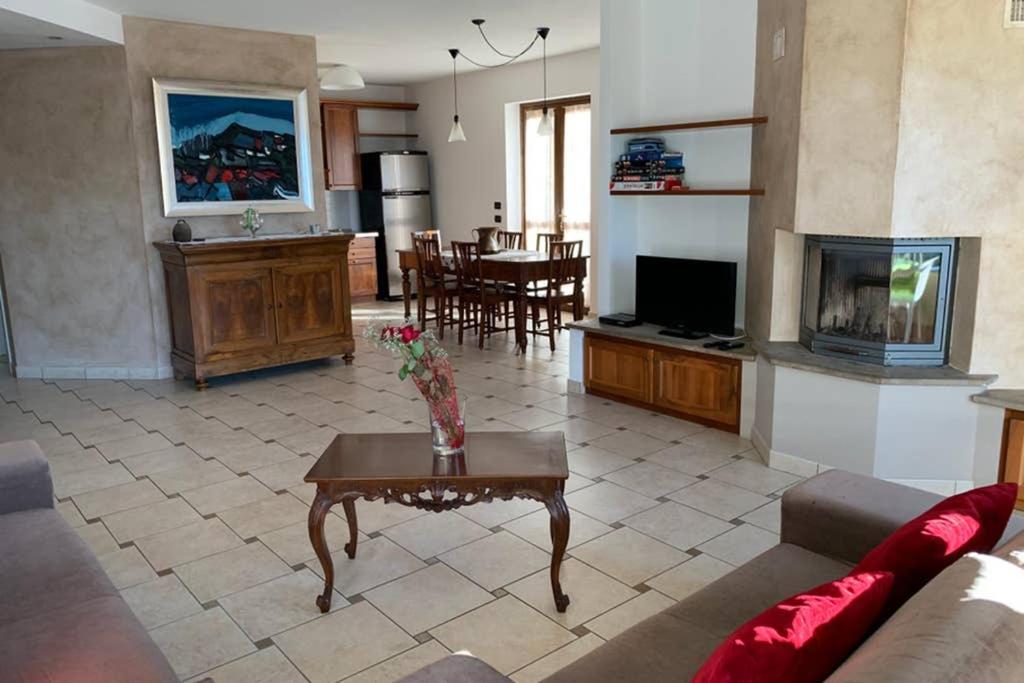 Cozy House On Iseo Lake Fonteno Buitenkant foto